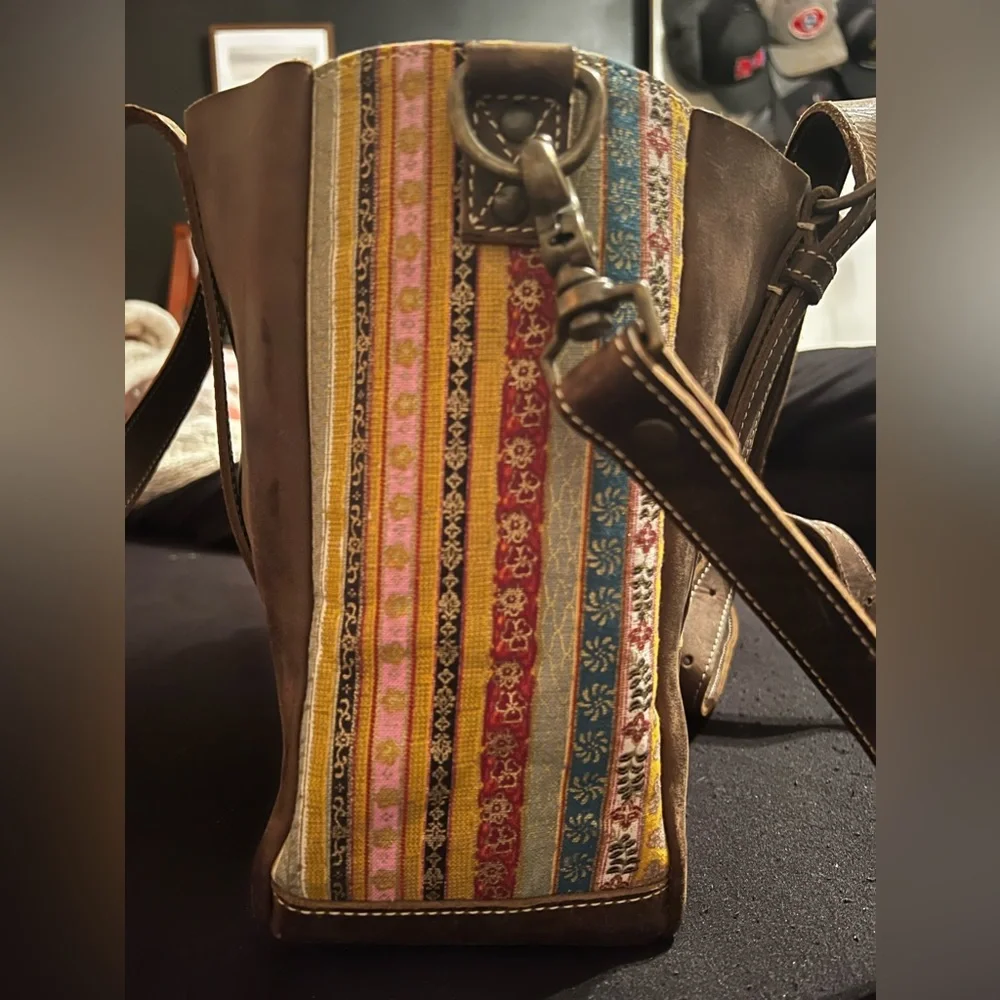 Oak River Mini Chocolate Market Tote - Picture 4 of 6